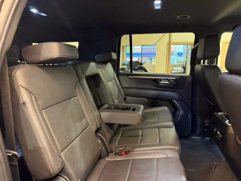 2025 Chevrolet Suburban Z71 Sport Utility 4D 4X4