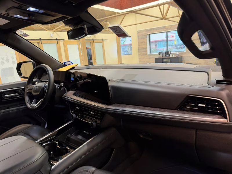2025 Chevrolet Suburban Z71 Sport Utility 4D 4X4