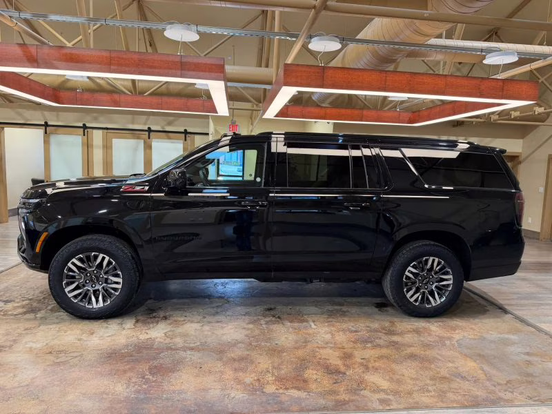 2025 Chevrolet Suburban Z71 Sport Utility 4D 4X4