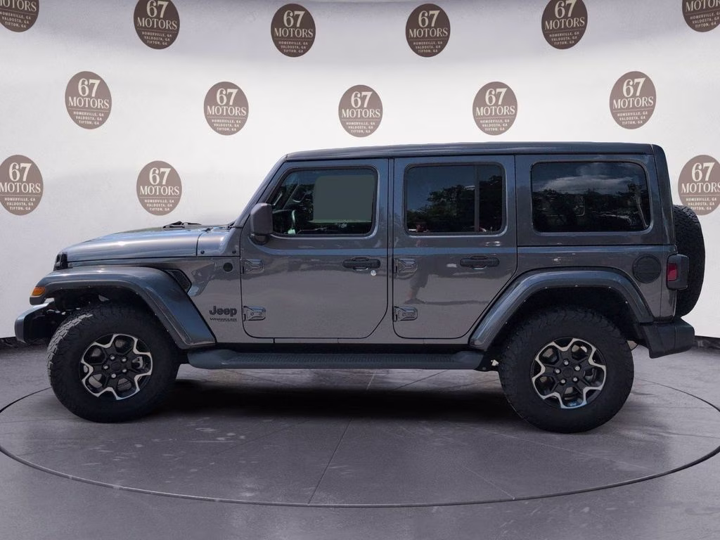2022 Granite Crystal Metallic Clearcoat Jeep Wrangler Unlimited Sahara Altitude 4X4 SUV