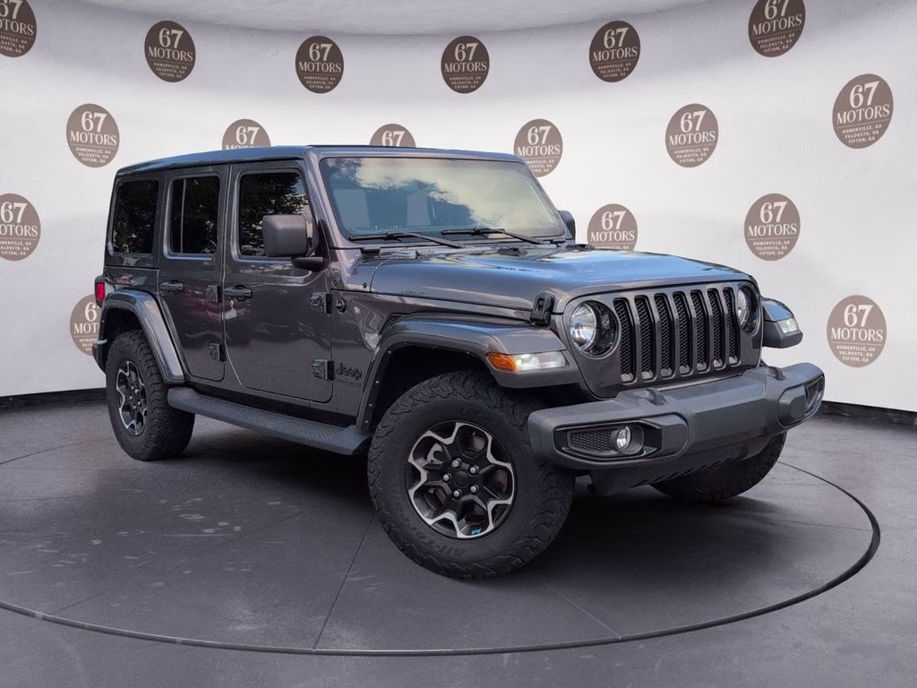 2022 Granite Crystal Metallic Clearcoat Jeep Wrangler Unlimited Sahara Altitude 4X4 SUV