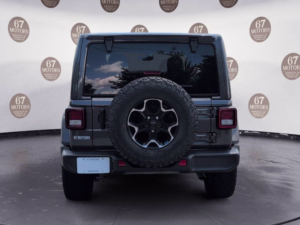 2022 Granite Crystal Metallic Clearcoat Jeep Wrangler Unlimited Sahara Altitude 4X4 SUV