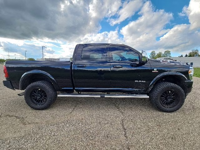 2024 Diamond Black Crystal Pearlcoat Ram 2500 Laramie 4X4 Truck