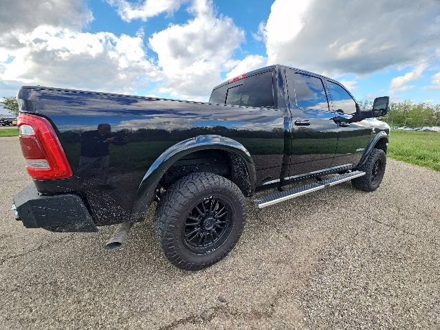 2024 Diamond Black Crystal Pearlcoat Ram 2500 Laramie 4X4 Truck
