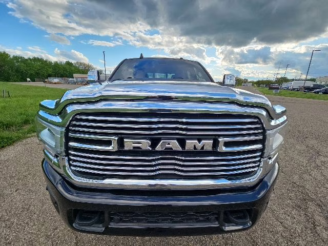 2024 Diamond Black Crystal Pearlcoat Ram 2500 Laramie 4X4 Truck