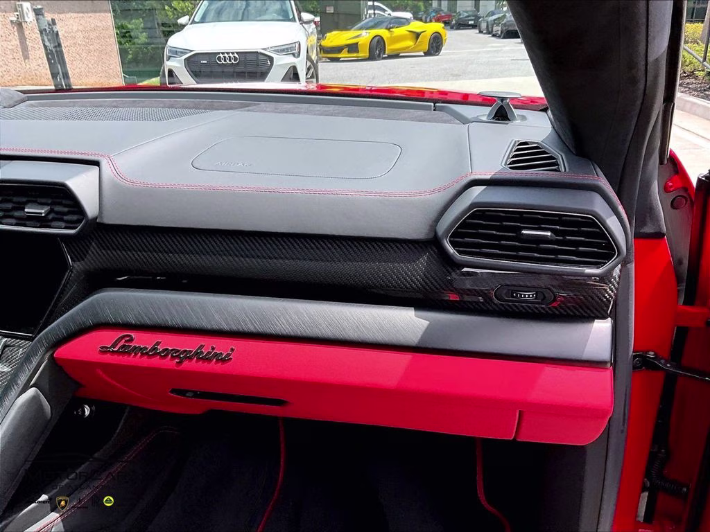2024 Lamborghini Urus S AWD SUV