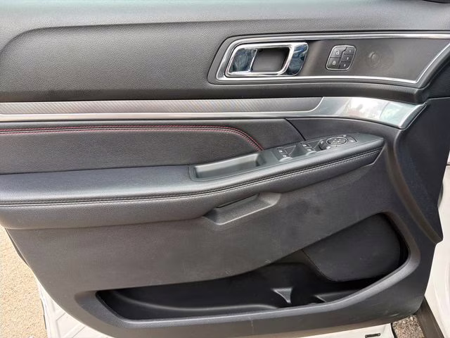 2018 White Platinum Clearcoat Metallic Ford Explorer Sport 4X4 SUV