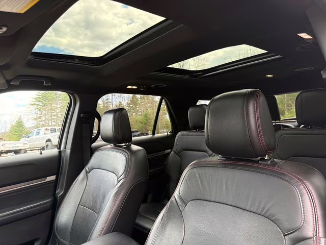 2018 White Platinum Clearcoat Metallic Ford Explorer Sport 4X4 SUV