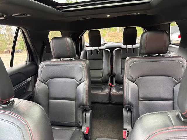 2018 White Platinum Clearcoat Metallic Ford Explorer Sport 4X4 SUV