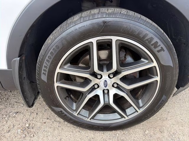 2018 White Platinum Clearcoat Metallic Ford Explorer Sport 4X4 SUV