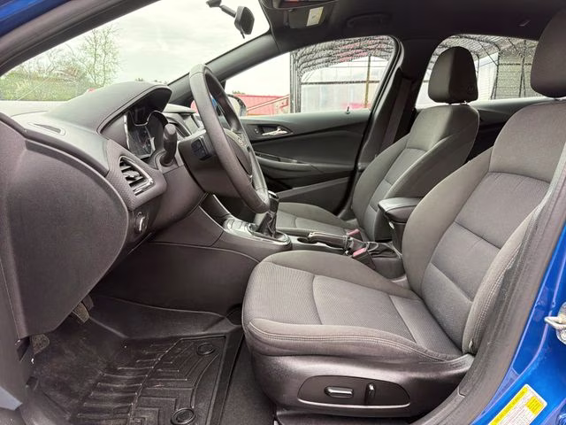 2016 Kinetic Blue Metallic Chevrolet Cruze LT FWD Sedan