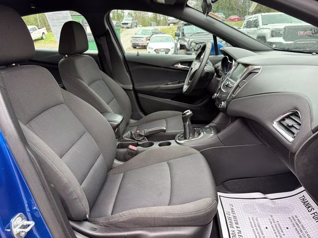 2016 Kinetic Blue Metallic Chevrolet Cruze LT FWD Sedan