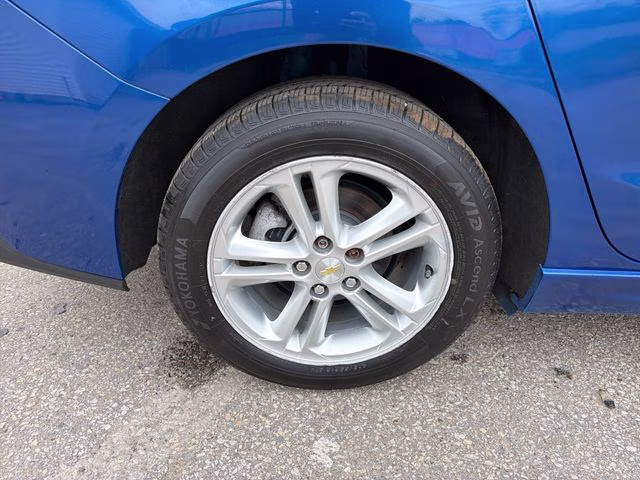 2016 Kinetic Blue Metallic Chevrolet Cruze LT FWD Sedan