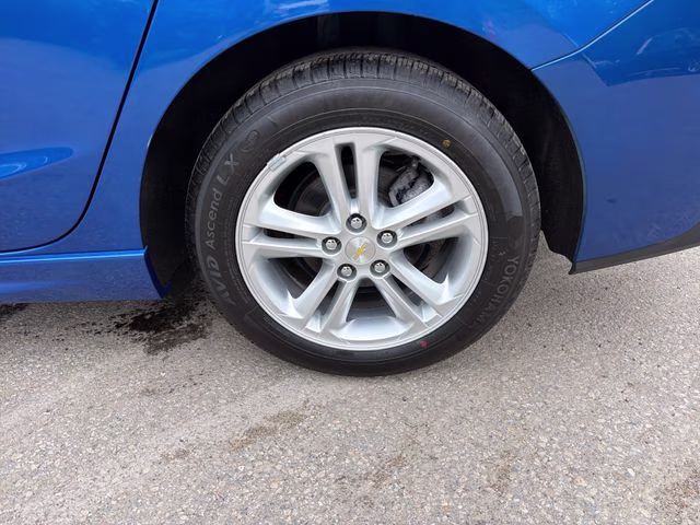 2016 Kinetic Blue Metallic Chevrolet Cruze LT FWD Sedan