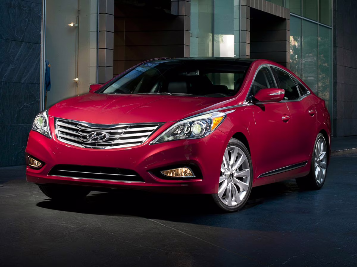 2012 Venetian Red Pearl Mica Hyundai Azera Base FWD Sedan