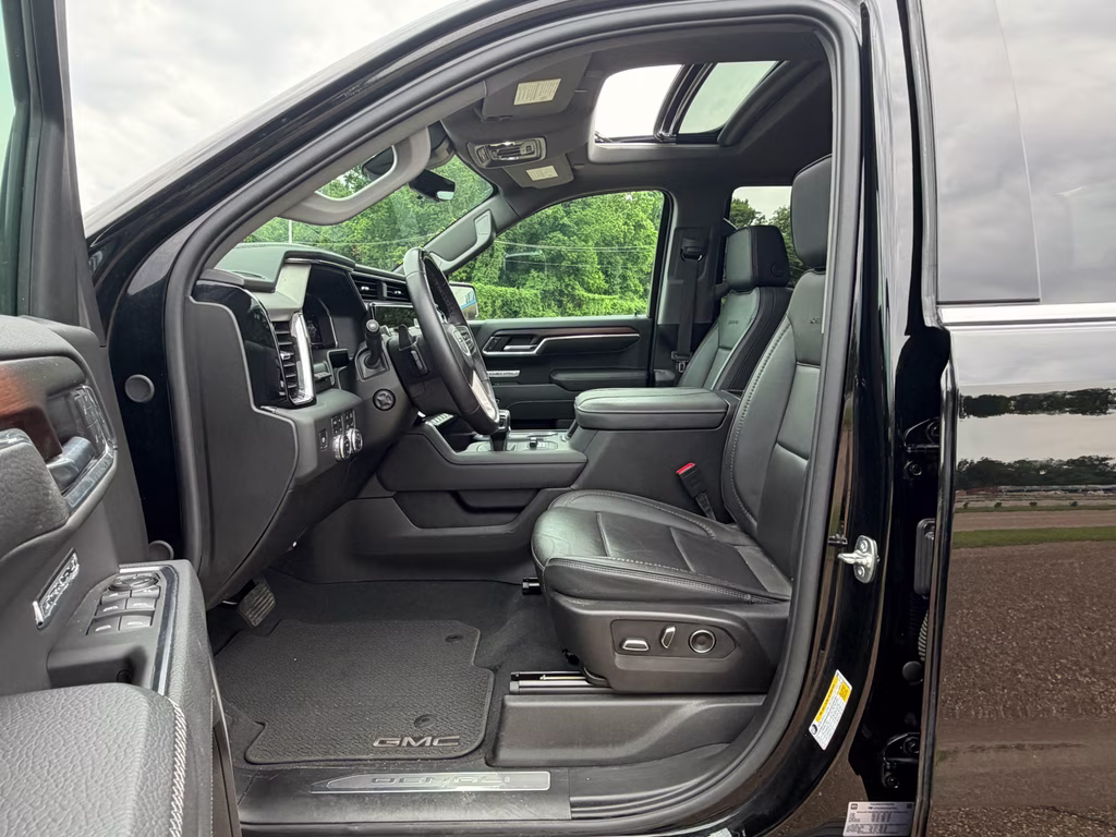 2025 Onyx Black GMC Sierra Denali 4X4 Truck