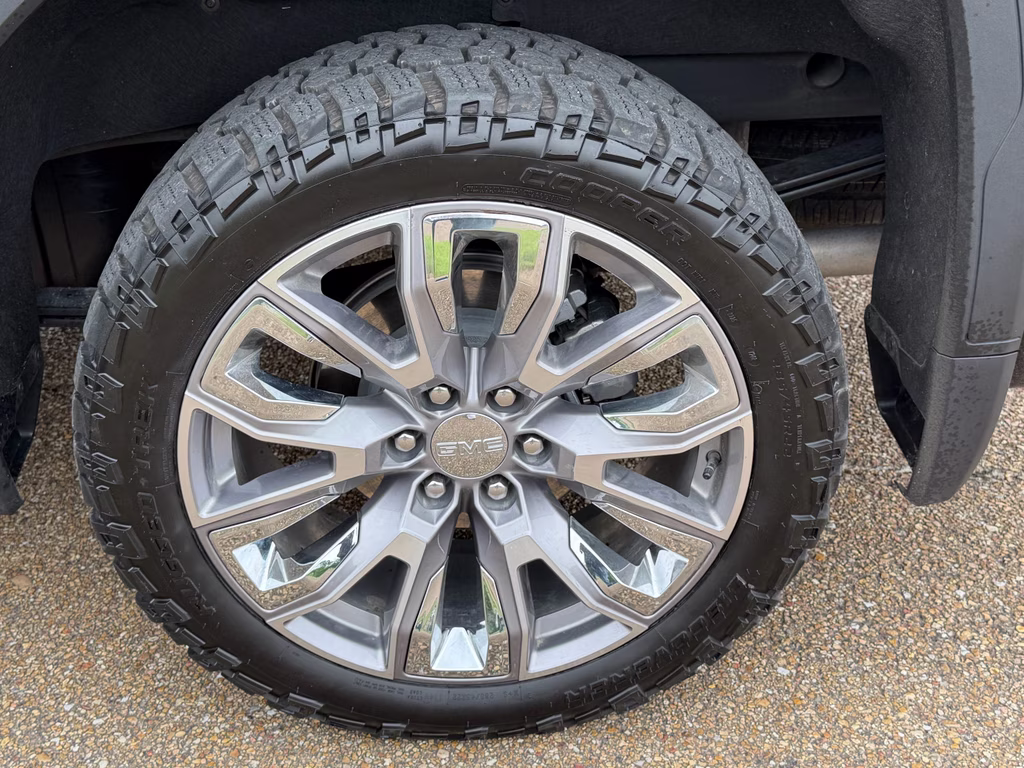 2025 Onyx Black GMC Sierra Denali 4X4 Truck