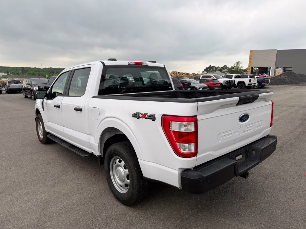 2022 Oxford White Ford F-150 XL 4X4 Truck