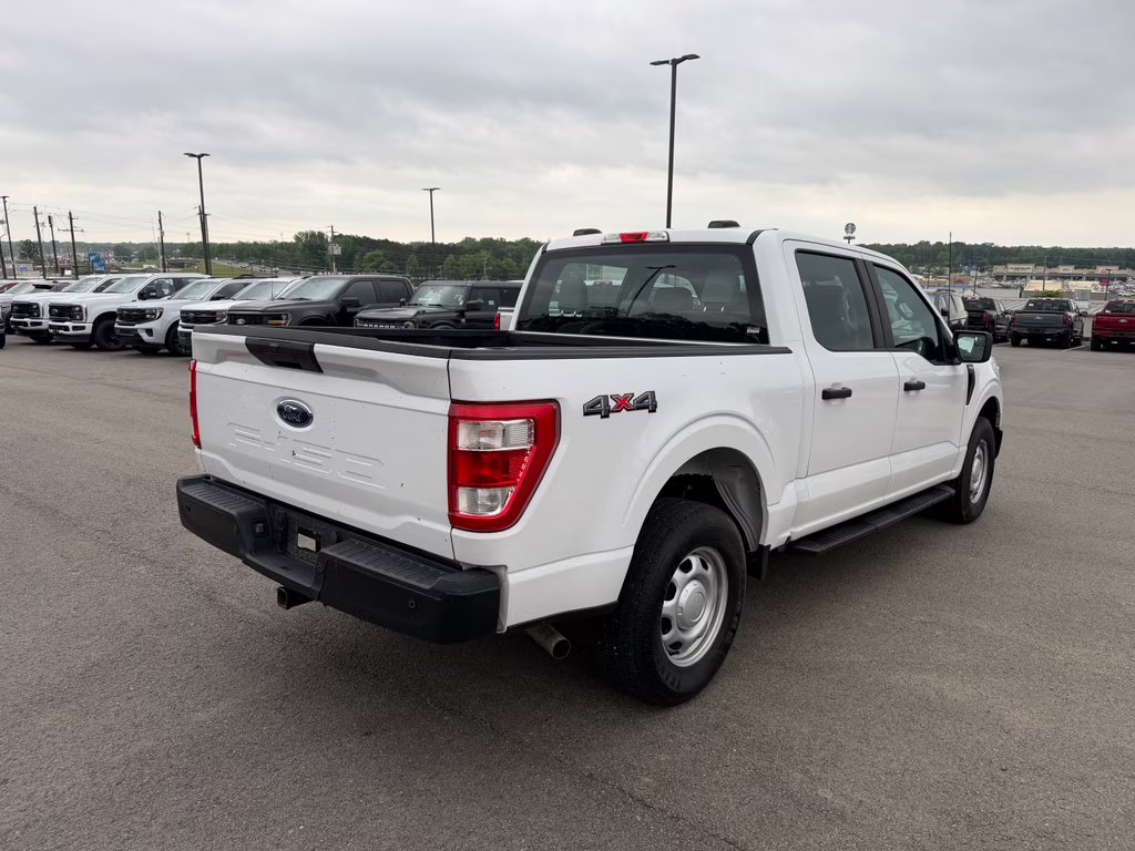 2022 Oxford White Ford F-150 XL 4X4 Truck