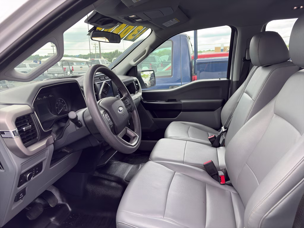 2022 Oxford White Ford F-150 XL 4X4 Truck