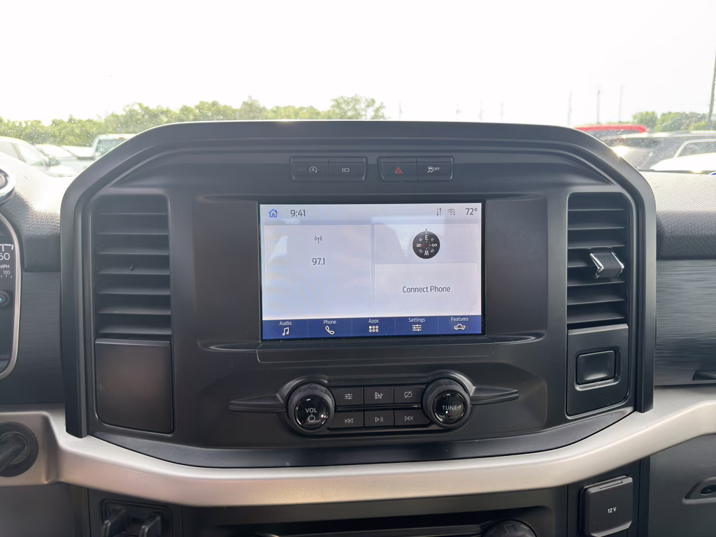 2021 OXFORD WHITE Ford F-150 XL 4X4 Truck