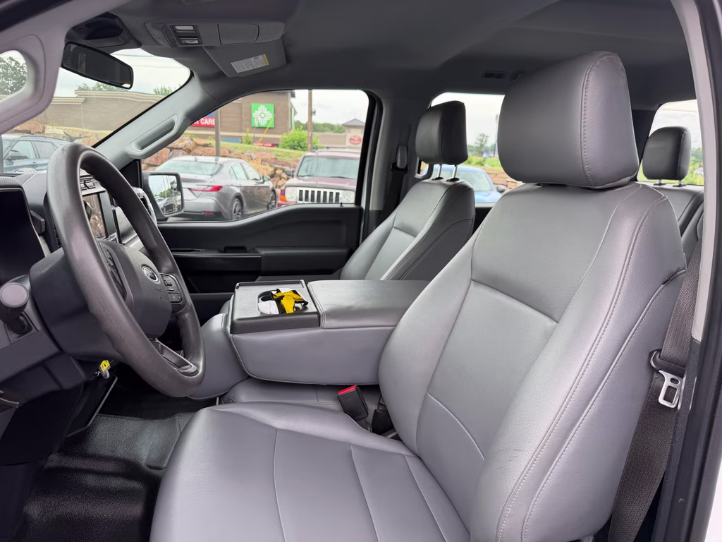 2021 Oxford White Ford F-150 XL 4X4 Truck