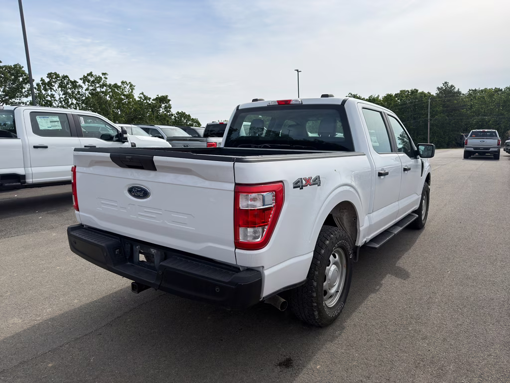 2021 Oxford White Ford F-150 XL 4X4 Truck
