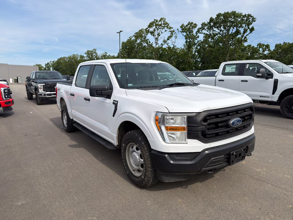 2021 Oxford White Ford F-150 XL 4X4 Truck