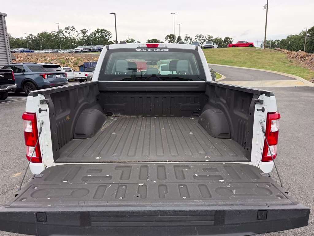 2021 Oxford White Ford F-150 XL 4X4 Truck