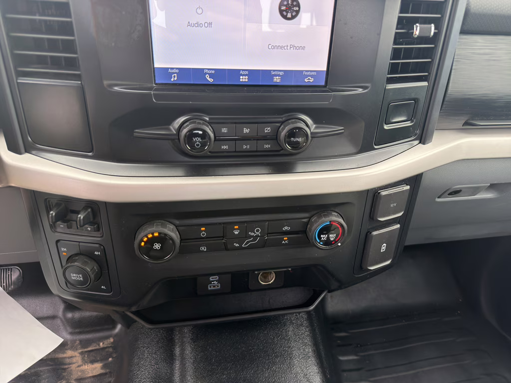 2021 Oxford White Ford F-150 XL 4X4 Truck