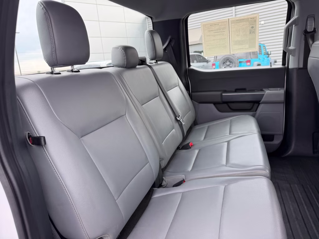 2021 Oxford White Ford F-150 XL 4X4 Truck