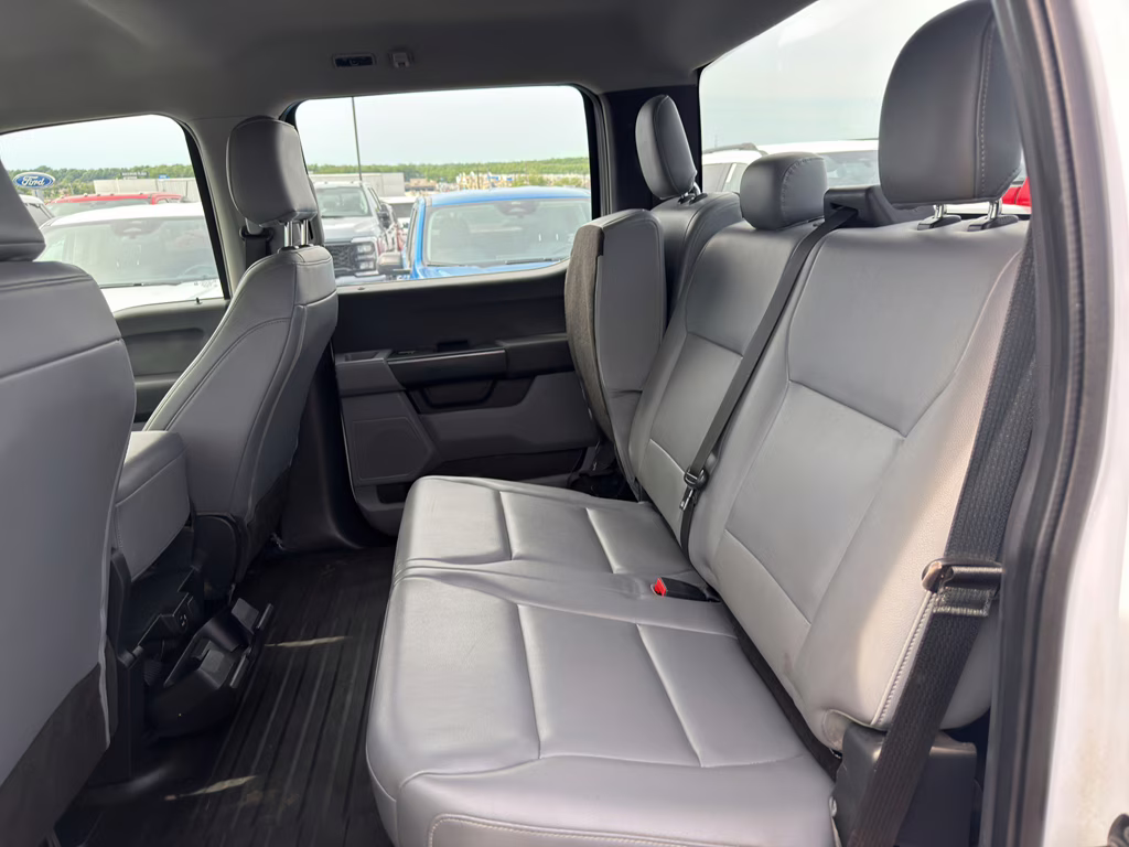 2021 Oxford White Ford F-150 XL 4X4 Truck