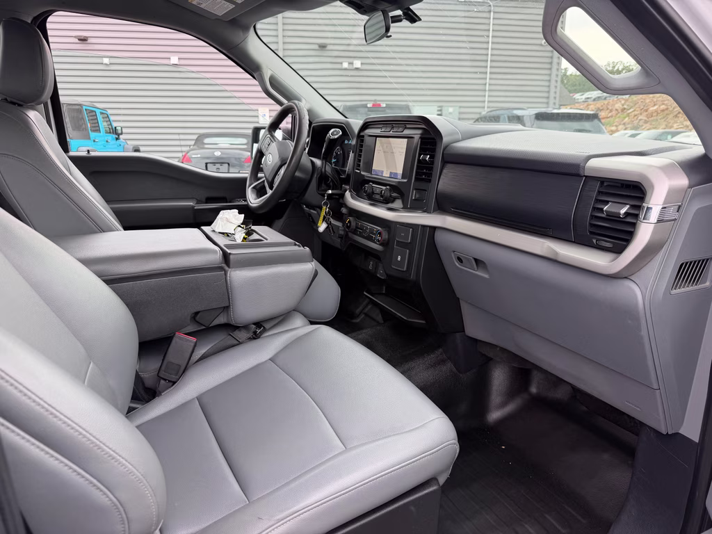 2021 Oxford White Ford F-150 XL 4X4 Truck