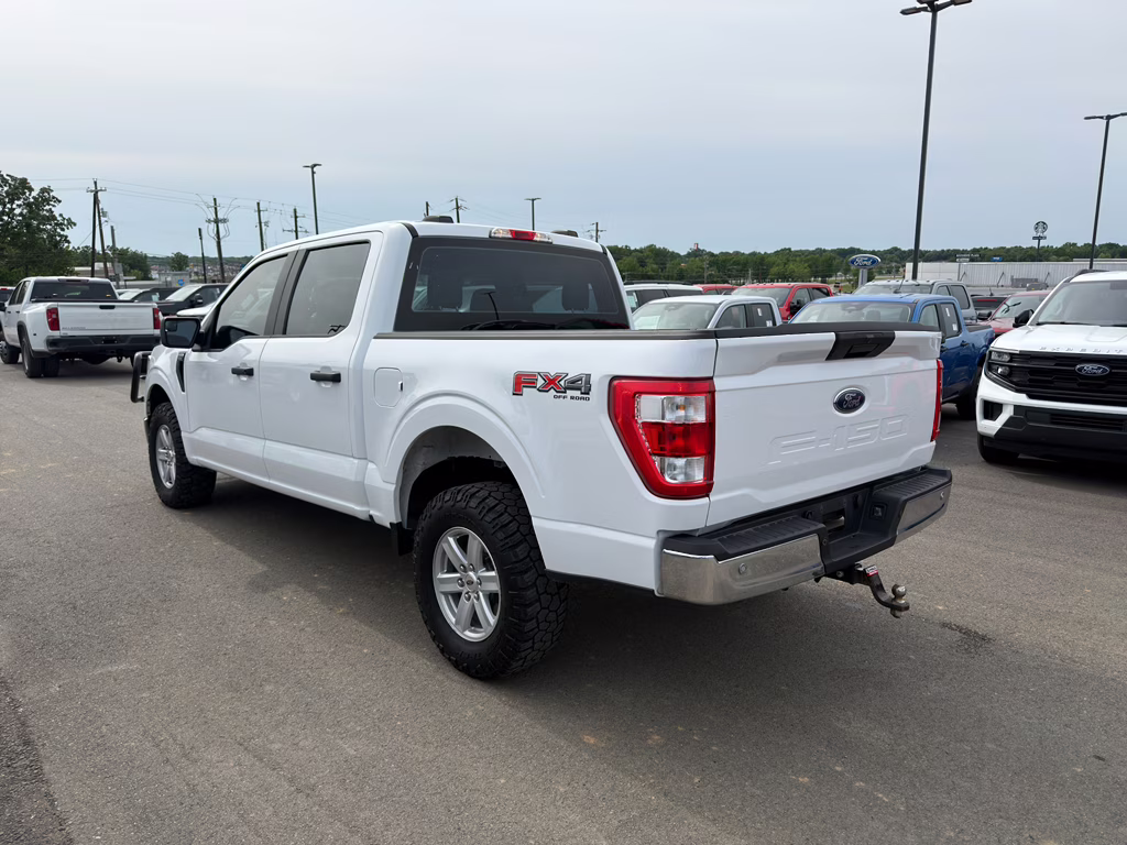 2022 Oxford White Ford F-150 XL 4X4 Truck