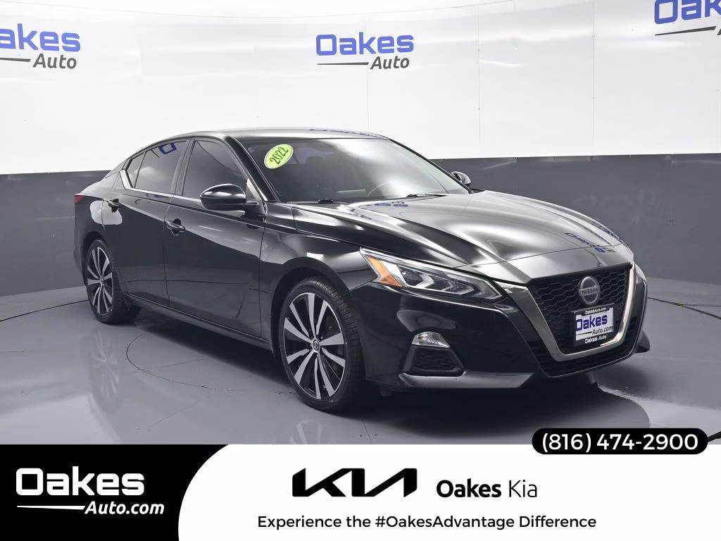 2022 Super Black Clearcoat Nissan Altima 2.5 SR FWD Sedan