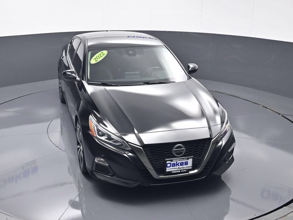 2022 Super Black Clearcoat Nissan Altima 2.5 SR FWD Sedan