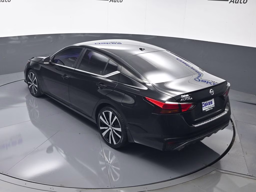 2022 Super Black Clearcoat Nissan Altima 2.5 SR FWD Sedan
