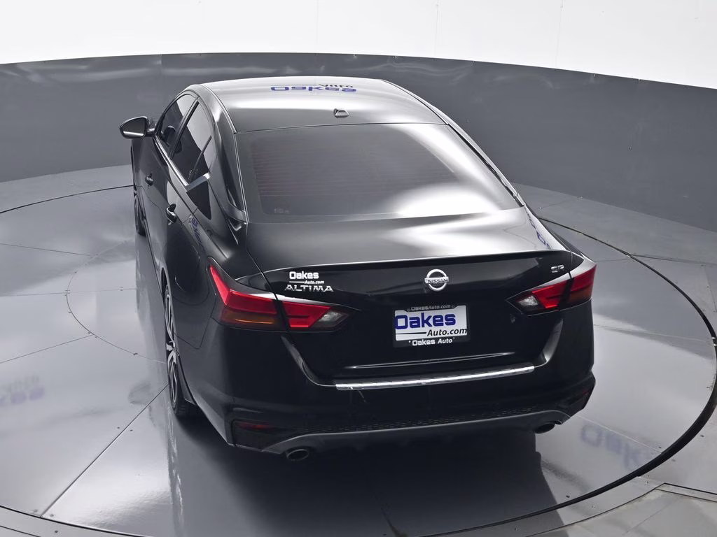 2022 Super Black Clearcoat Nissan Altima 2.5 SR FWD Sedan