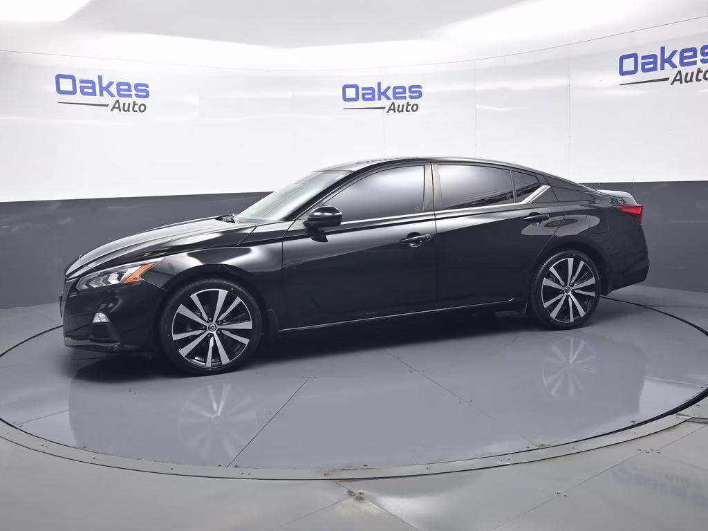 2022 Super Black Clearcoat Nissan Altima 2.5 SR FWD Sedan