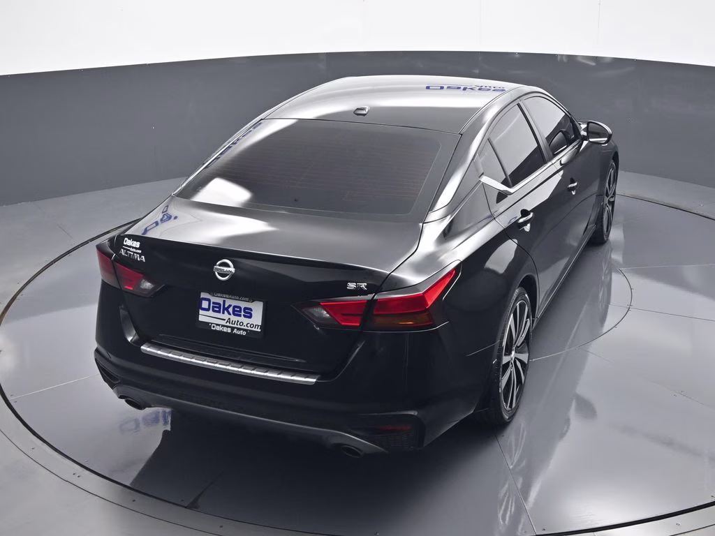 2022 Super Black Clearcoat Nissan Altima 2.5 SR FWD Sedan