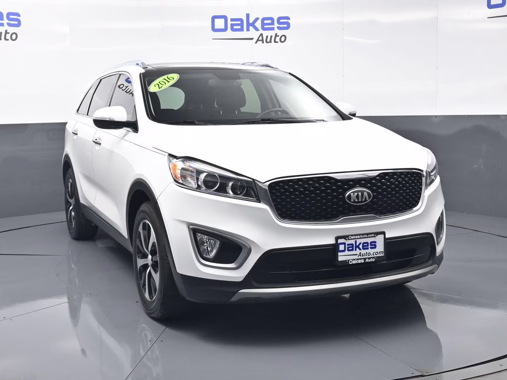 2016 Snow White Pearl Kia Sorento EX FWD SUV