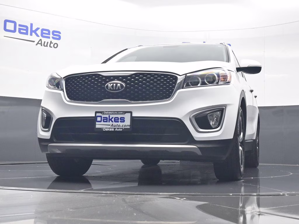 2016 Snow White Pearl Kia Sorento EX FWD SUV