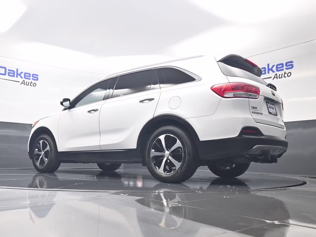 2016 Snow White Pearl Kia Sorento EX FWD SUV