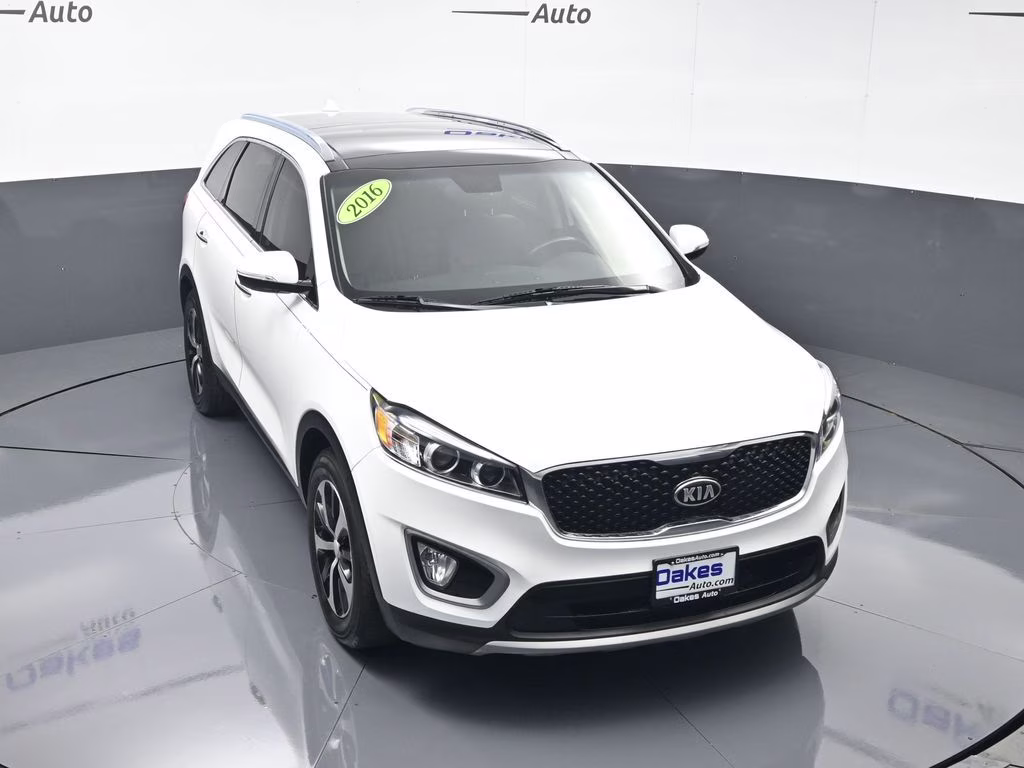 2016 Snow White Pearl Kia Sorento EX FWD SUV