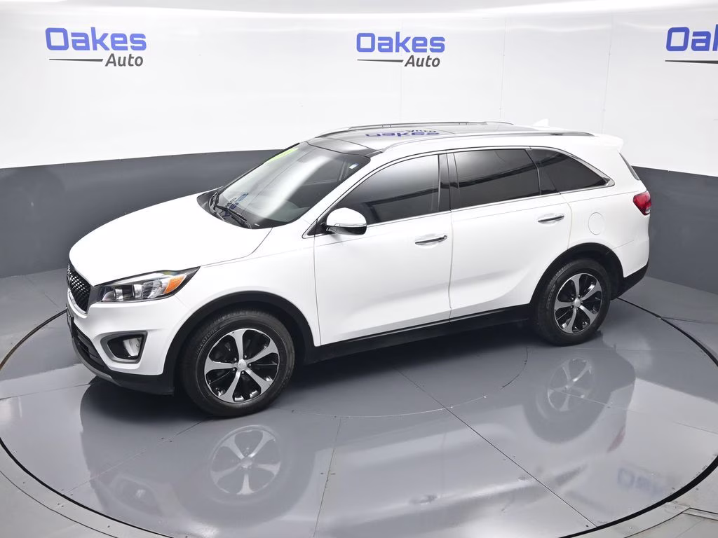 2016 Snow White Pearl Kia Sorento EX FWD SUV