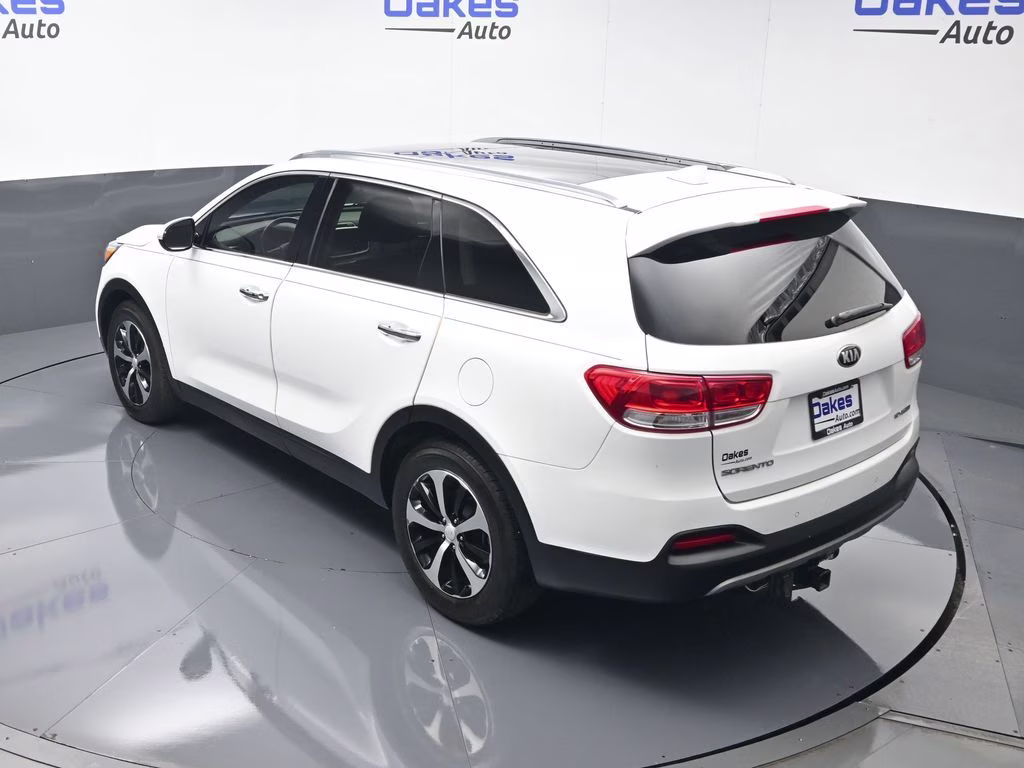 2016 Snow White Pearl Kia Sorento EX FWD SUV