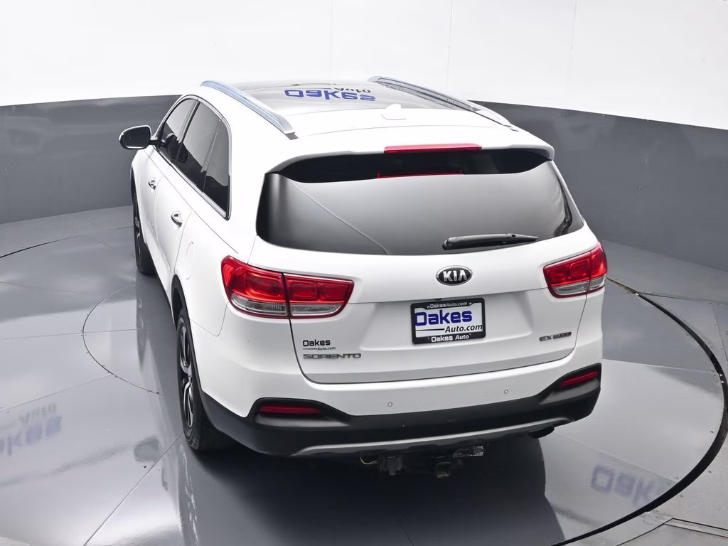 2016 Snow White Pearl Kia Sorento EX FWD SUV