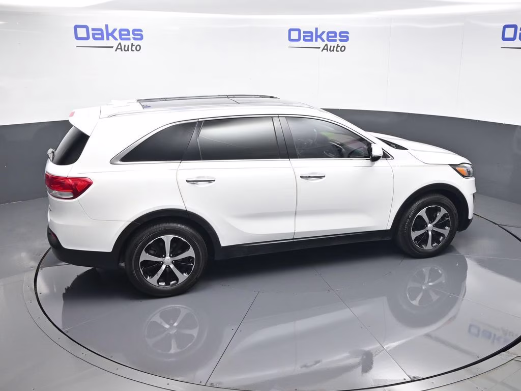 2016 Snow White Pearl Kia Sorento EX FWD SUV