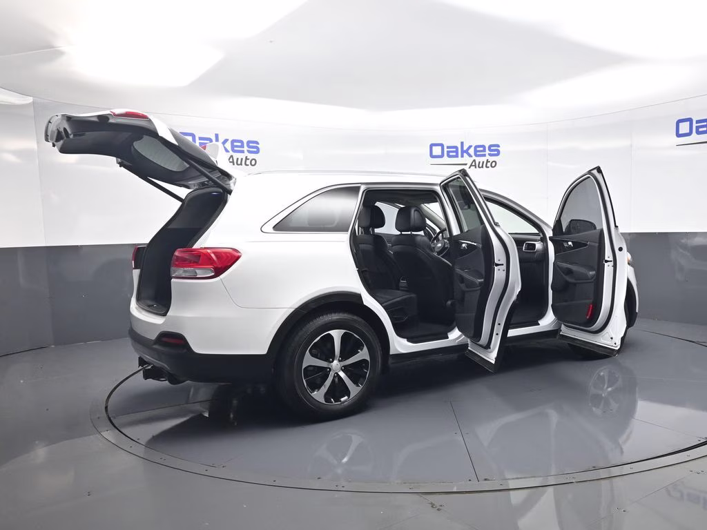 2016 Snow White Pearl Kia Sorento EX FWD SUV