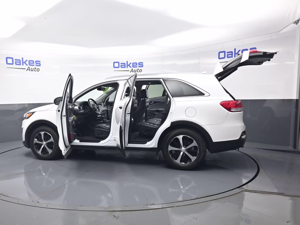2016 Snow White Pearl Kia Sorento EX FWD SUV